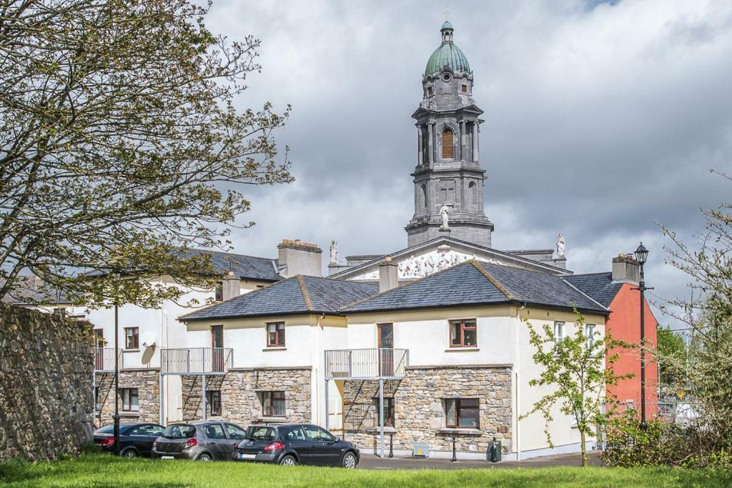 Cathedral View Apartments Longford Buitenkant foto